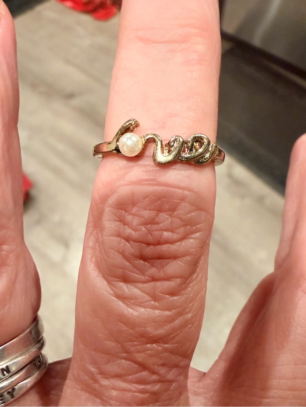 Gold tone cursive love Pearl Accent Ring size 6.5